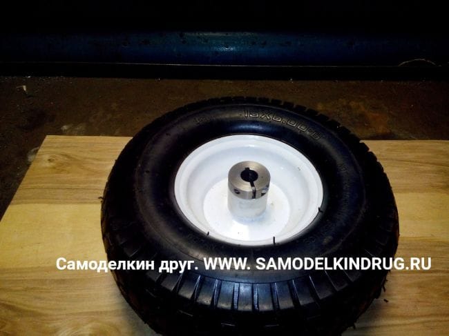 Байк-трехколесник с двигателем от бензопилы