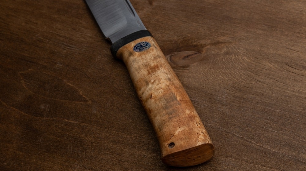 Фото охотничьего ножа «Таёжный» монтаж и материал рукояти
